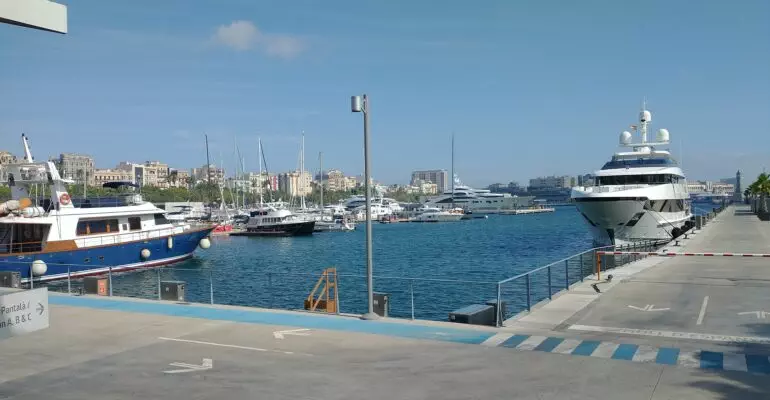 Barcelona sailing port